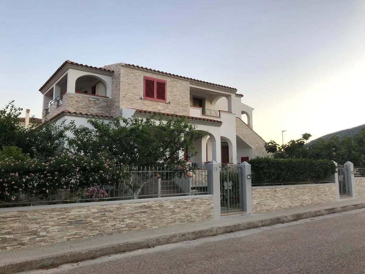 Appartamento In Villa Andreina Orosei Apartman