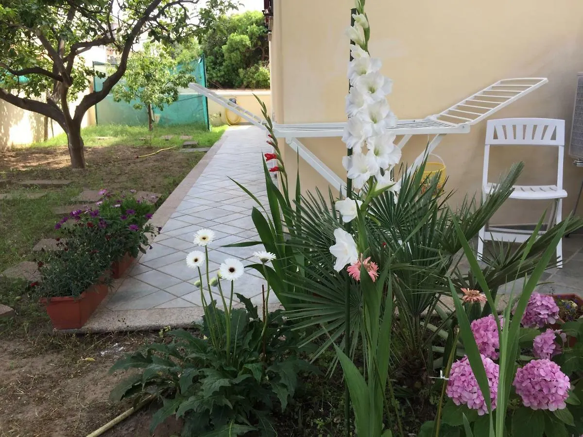 Appartamento In Villa Andreina Orosei 0*,